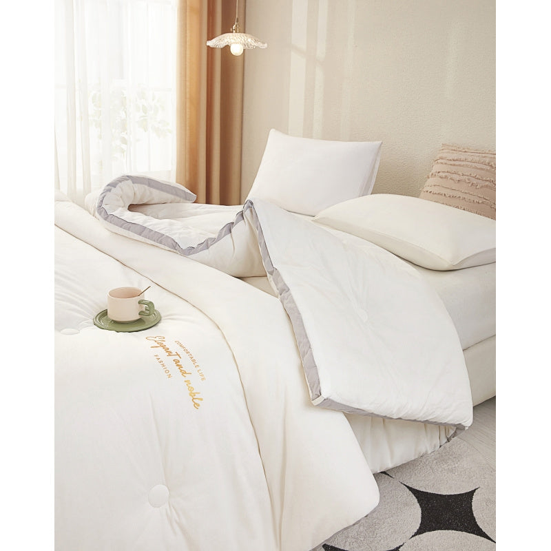 Thickened Warm Winter Milk Quilt, Soft and Skin-Friendly, Quilted Craftsmanship, Fade-Resistant, All-Season Comfort, Machine Washable, Suitable for Bedroom and Guest Room, Winter Quilt, Fashionable and Comfortable Quilt, Elegant Bedding, Soft Fabric