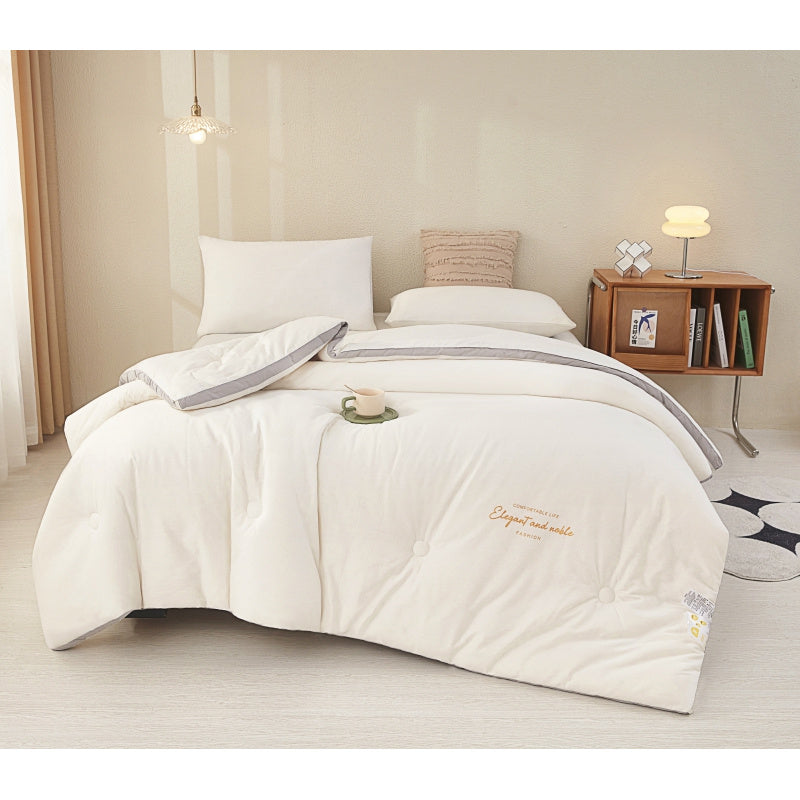 Thickened Warm Winter Milk Quilt, Soft and Skin-Friendly, Quilted Craftsmanship, Fade-Resistant, All-Season Comfort, Machine Washable, Suitable for Bedroom and Guest Room, Winter Quilt, Fashionable and Comfortable Quilt, Elegant Bedding, Soft Fabric