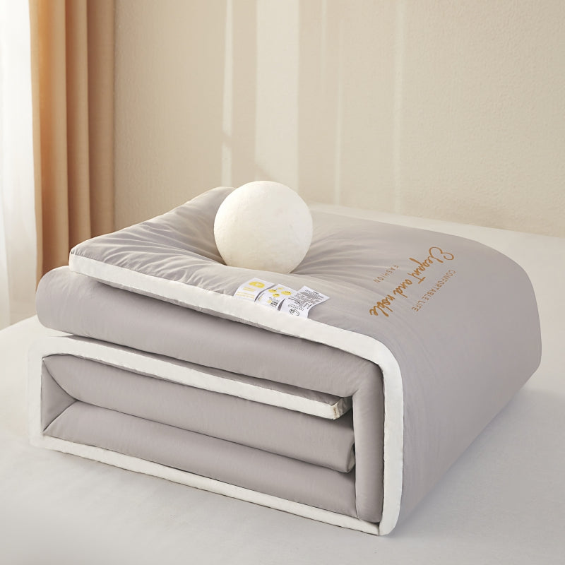 Thickened Warm Winter Milk Quilt, Soft and Skin-Friendly, Quilted Craftsmanship, Fade-Resistant, All-Season Comfort, Machine Washable, Suitable for Bedroom and Guest Room, Winter Quilt, Fashionable and Comfortable Quilt, Elegant Bedding, Soft Fabric